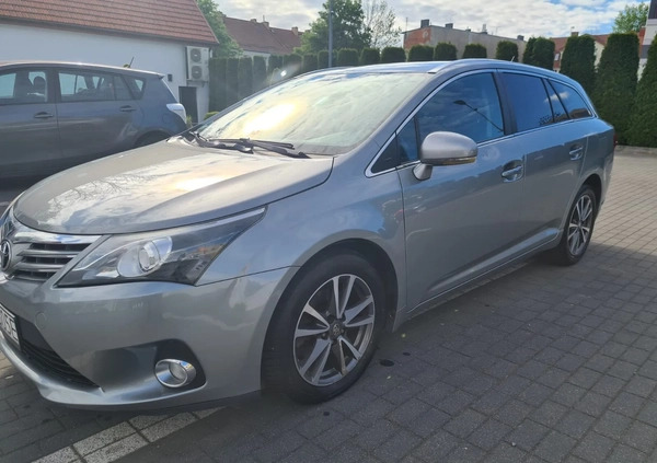 Toyota Avensis cena 46500 przebieg: 182000, rok produkcji 2014 z Koszalin małe 121